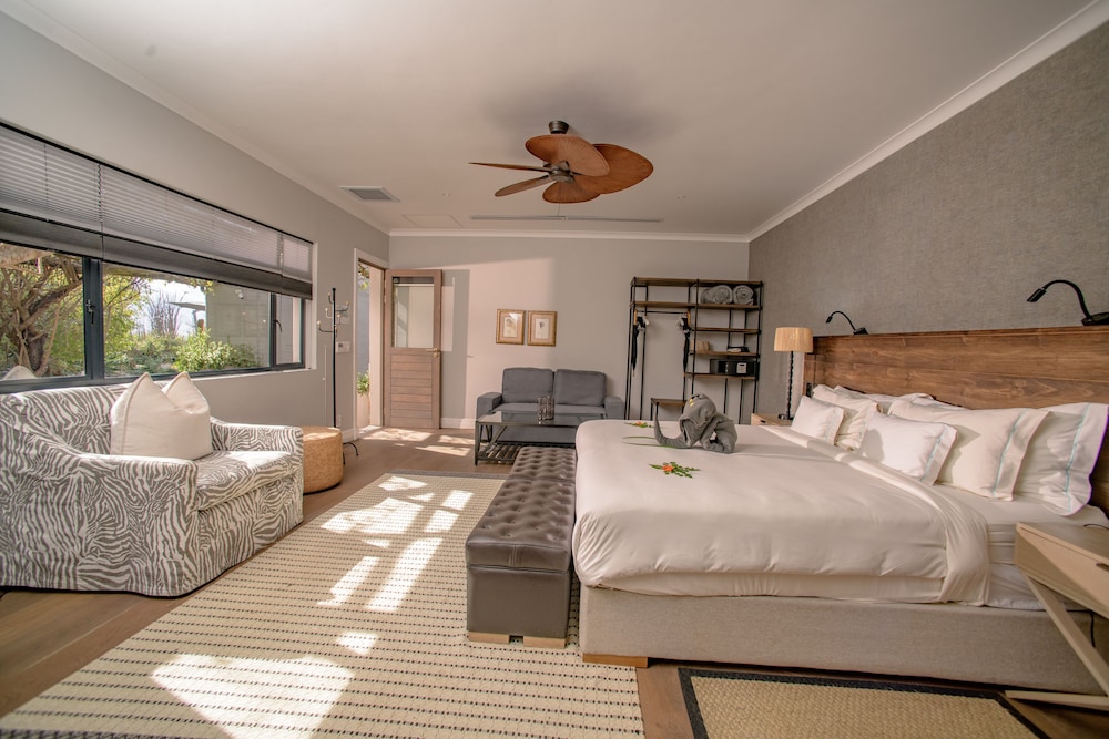 Family Room - Photo 1