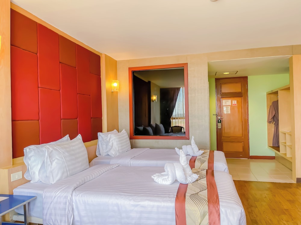 Deluxe Room, 2 Twin Beds - Photo 2