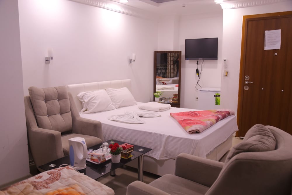 Deluxe Triple Room, Garden View photo 3
