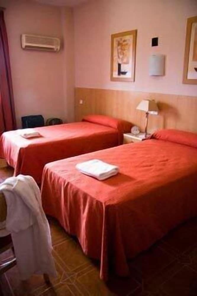 Triple Room - Photo 1