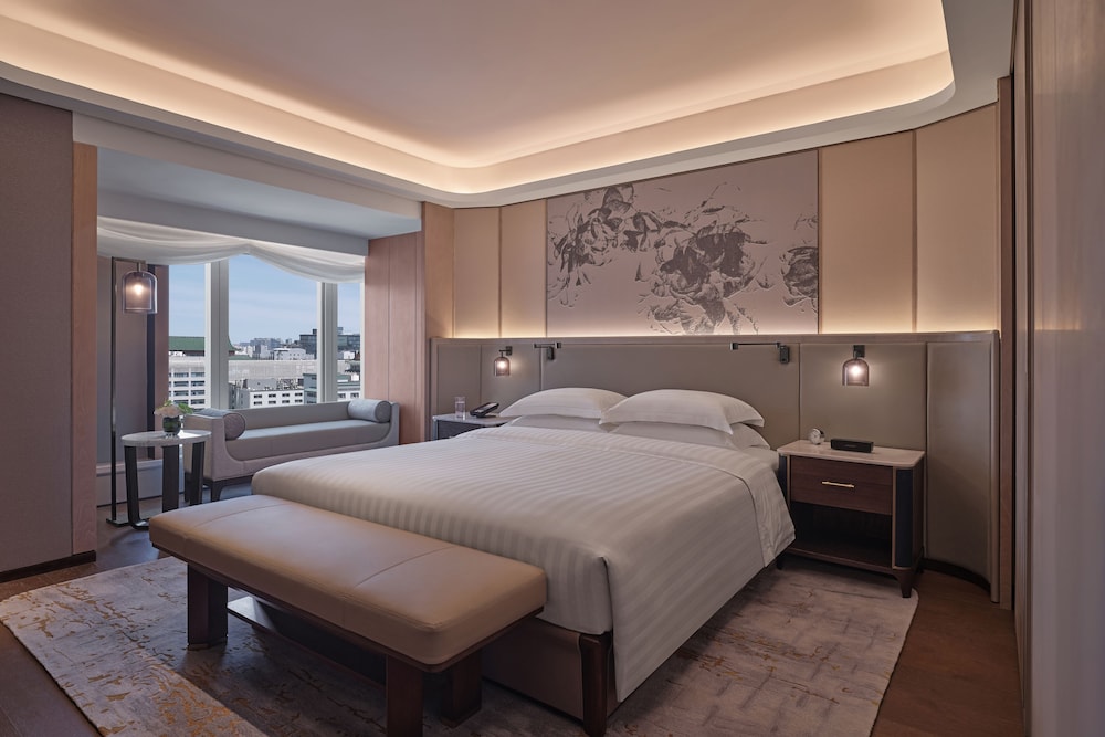 Diplomat Suite