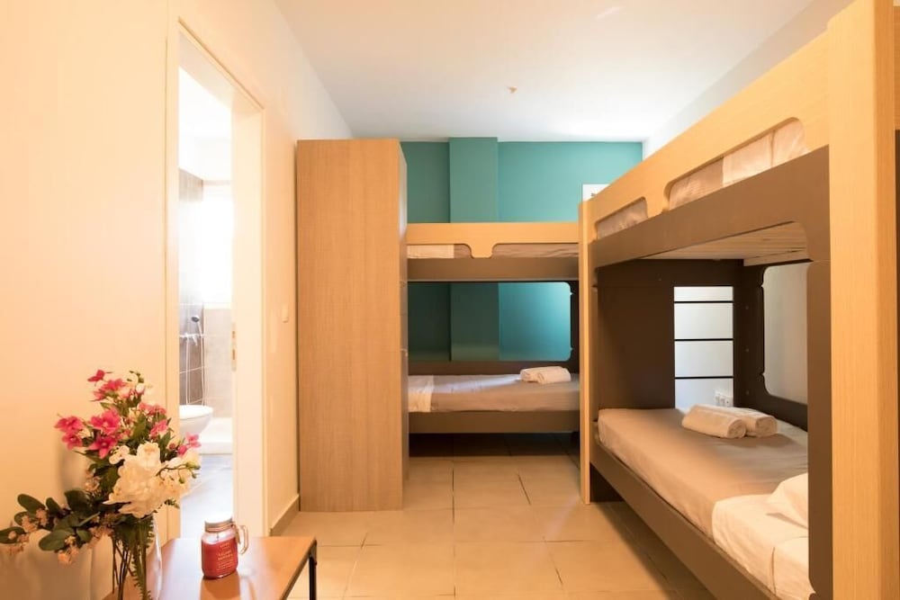 Private Dorm of 4