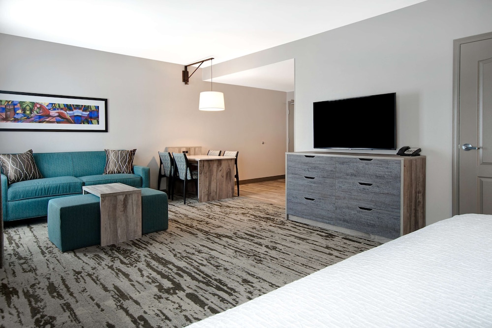 Studio, 1 King Bed with Sofa bed, Accessible, Bathtub - Photo 1