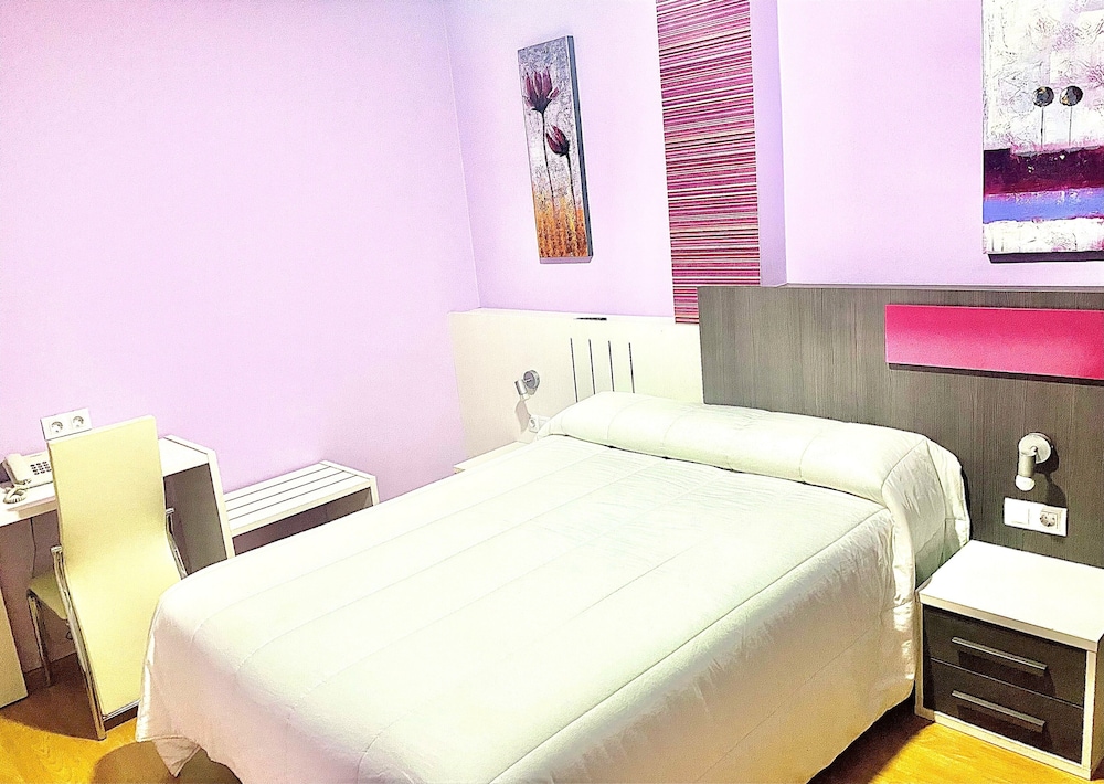 Habitación doble económica interior, una cama matrimonial - Photo 2