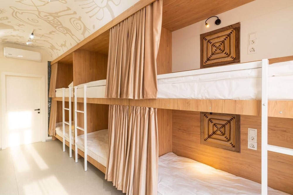 Basic Shared Dormitory, City View photo 1