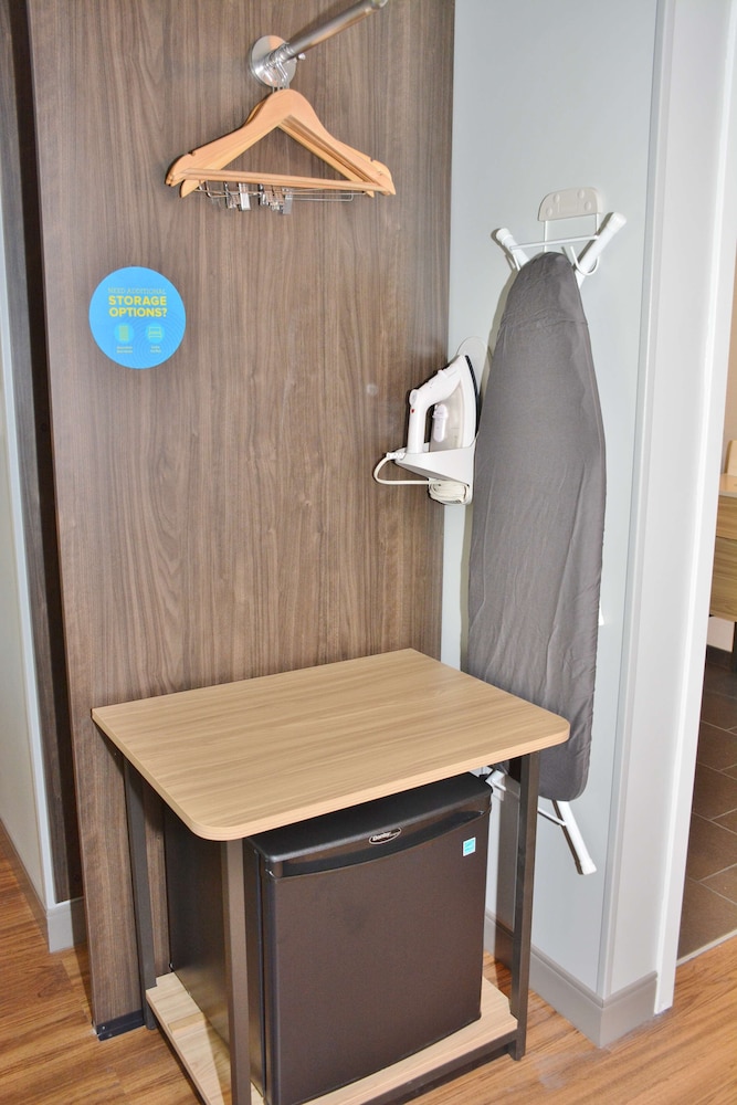Room, 1 King Bed, Accessible (Hearing) - Photo 5