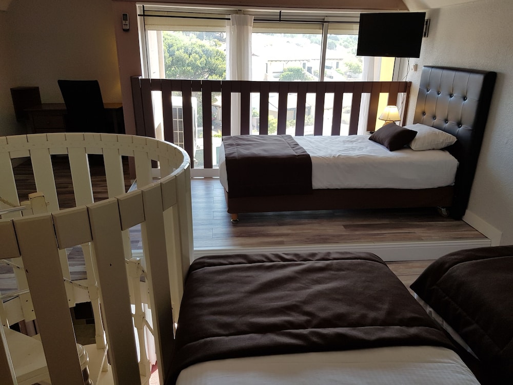Standard Room, Balcony, City View photo 2