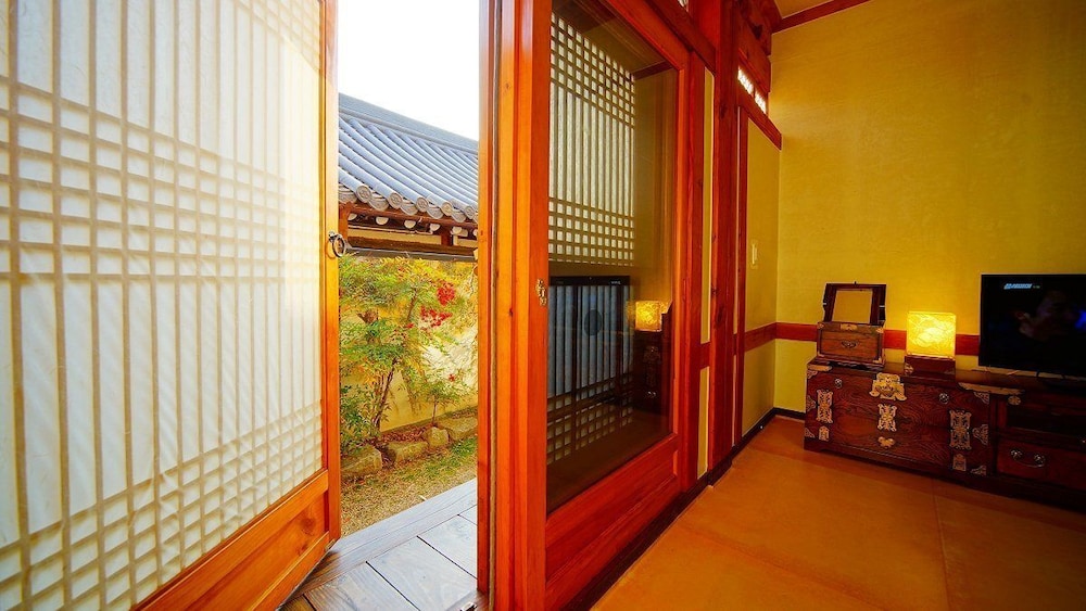 Double Room, Japanese Futon, Non Smoking, Private Bathroom (1f, Ondol- B Type) photo 3