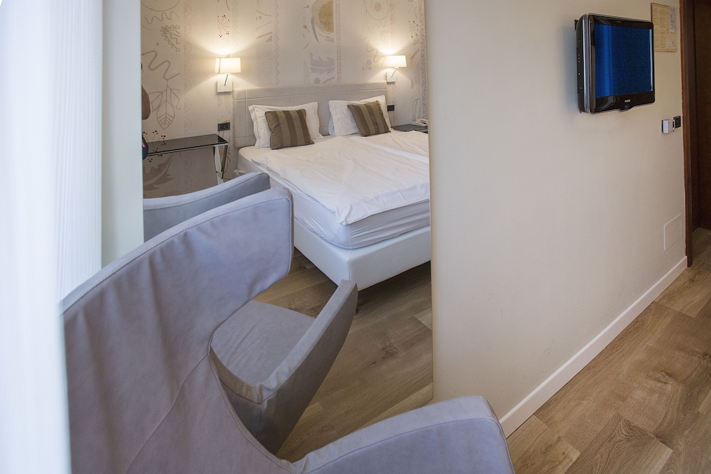 Basic Double or Twin Room photo 3