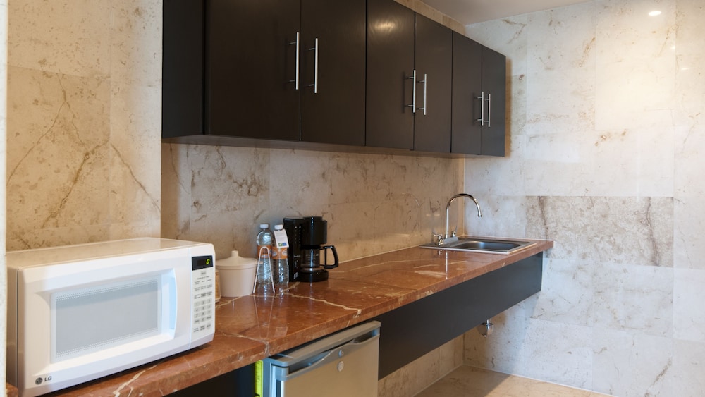 Suite, 1 Bedroom photo 1