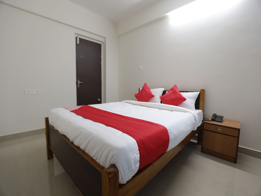 Double Room, 1 Queen Bed photo 1