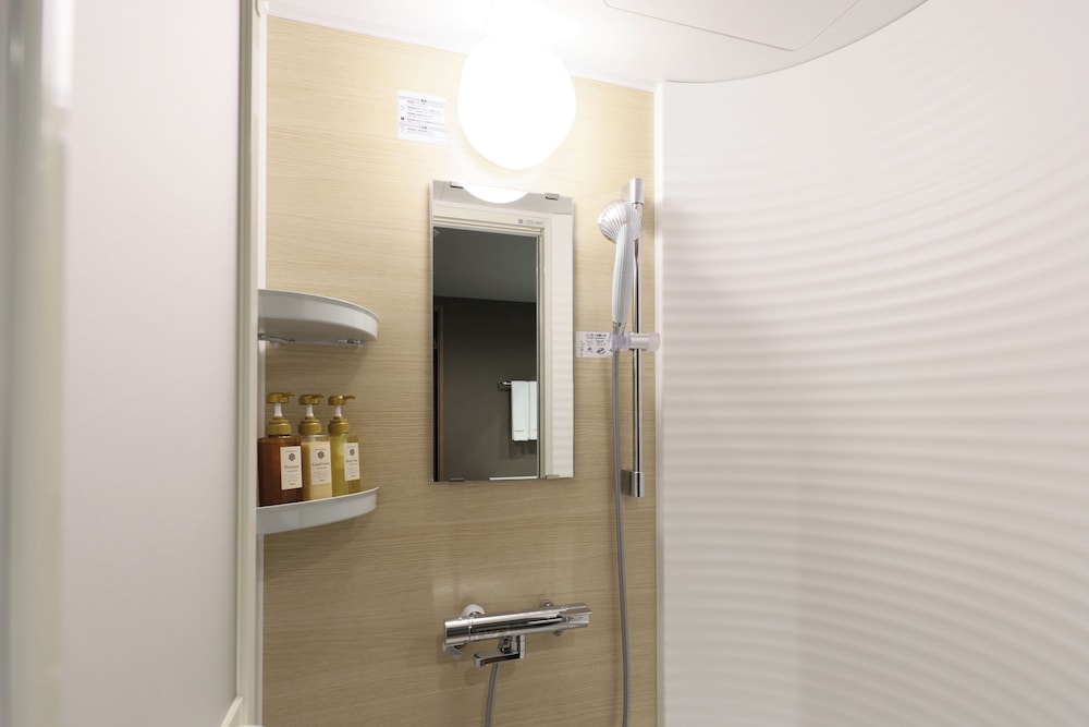 Basic Twin Room, Non Smoking - Photo 8