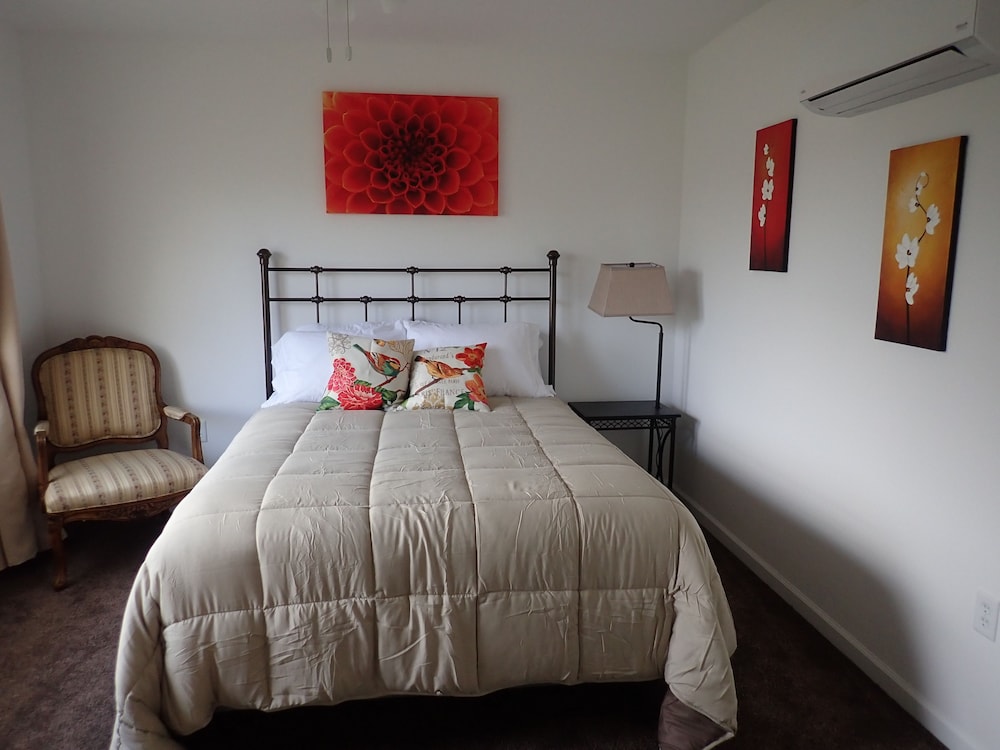 Suite, Ensuite (Room 203 - Carla's Suite) photo 2