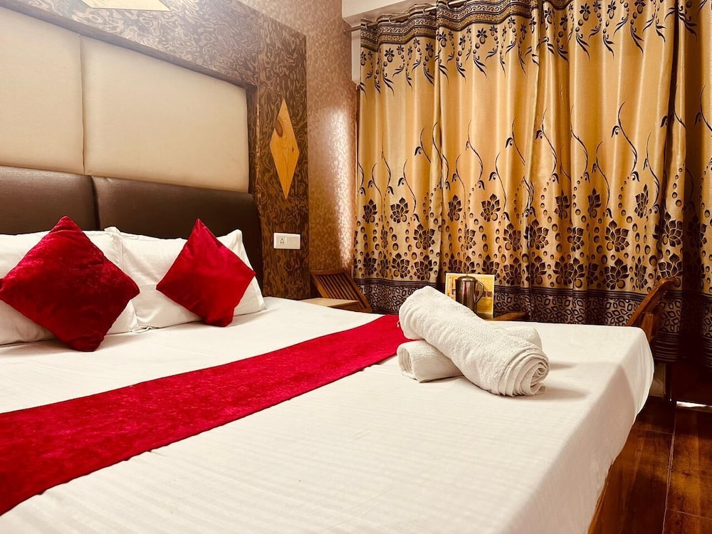 Deluxe Double Room, Balcony, Mountain View