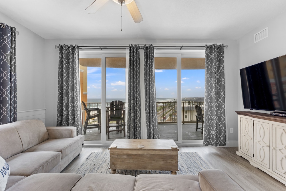 Condo, 3 Bedrooms, Sea View (701)
