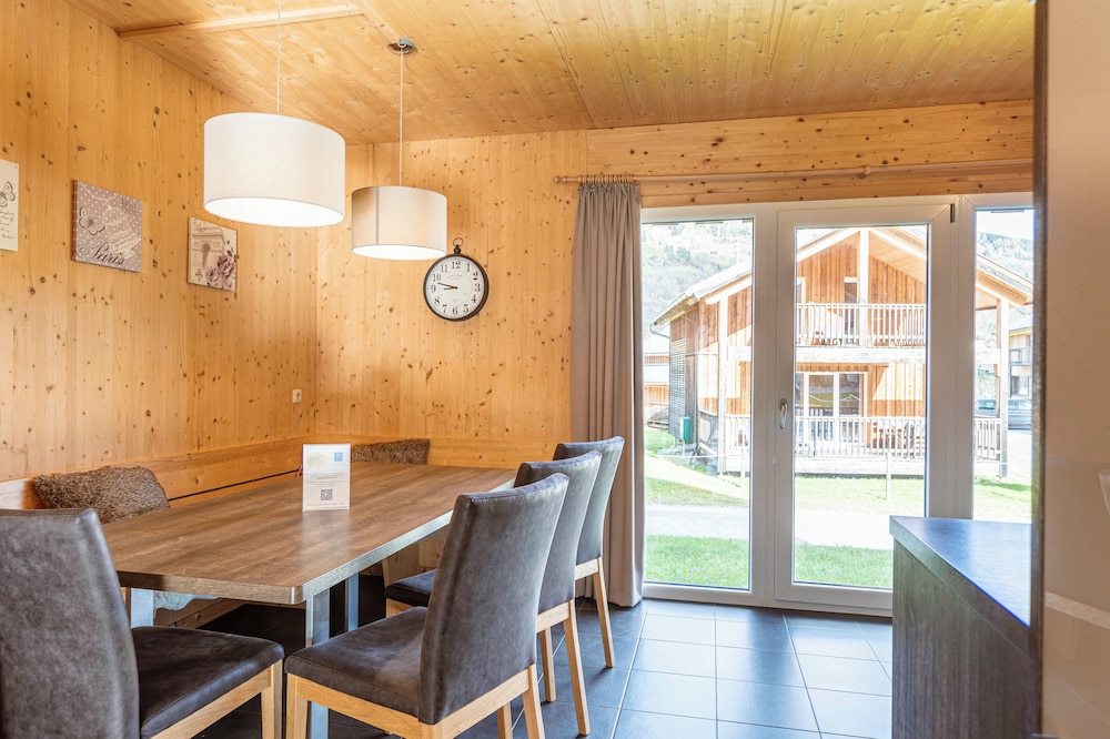 Chalet # 2a  mit 4 Schlafzimmern, IR-Sauna & Whirlpool