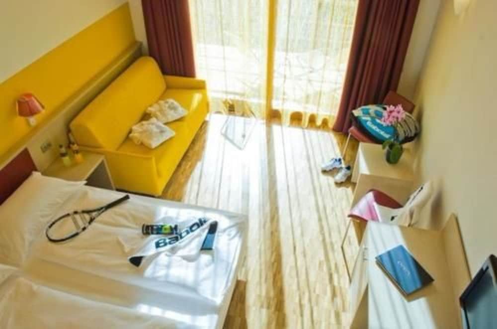 Family Room, Balcony photo 1