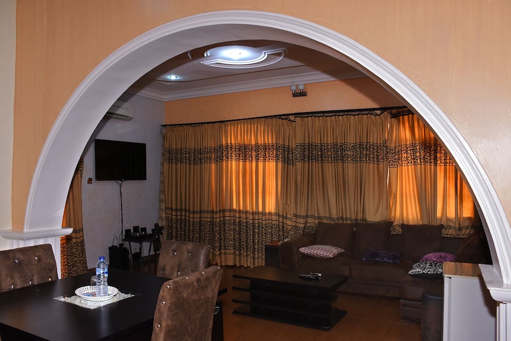 Royal Suite - Photo 2