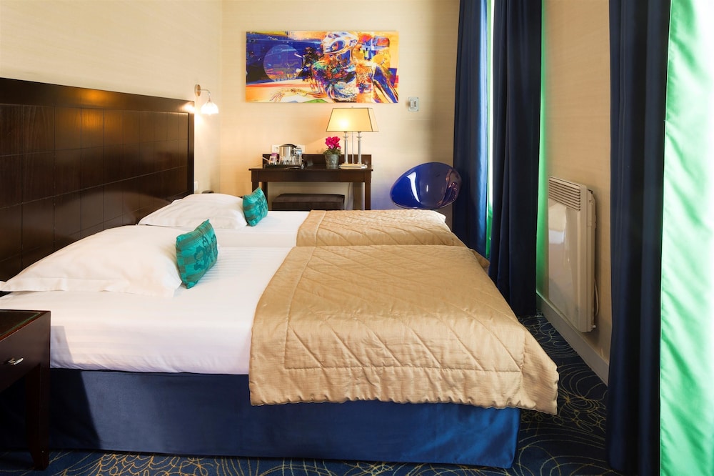 Superior Room, Multiple Beds, Non Smoking photo 3