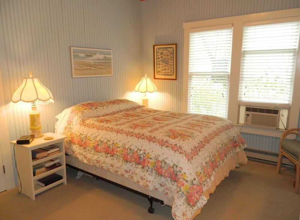 Cottage, Multiple Beds, Patio, Garden View photo 2