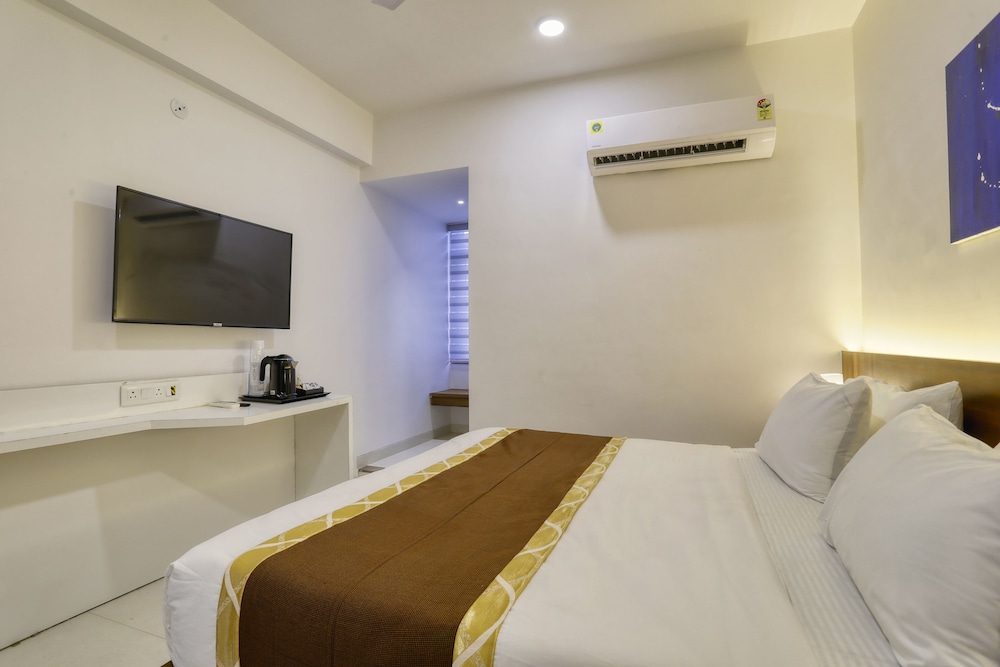 Deluxe Room - Photo 2