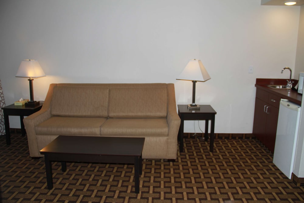Suite, 1 King Bed, Non Smoking, Refrigerator & Microwave (Separate Living Room;with Sofabed) - Photo 5