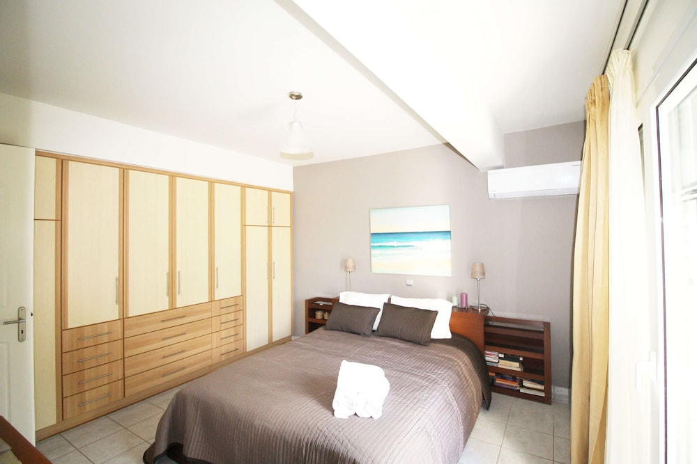 Villa photo 1