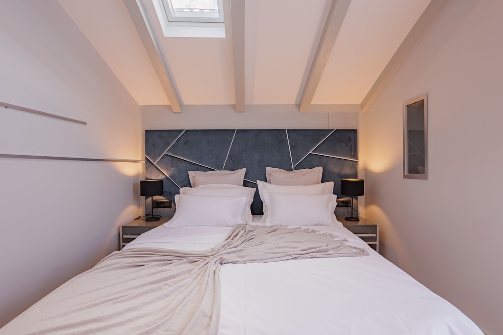 Deluxe Double Room - Photo 1