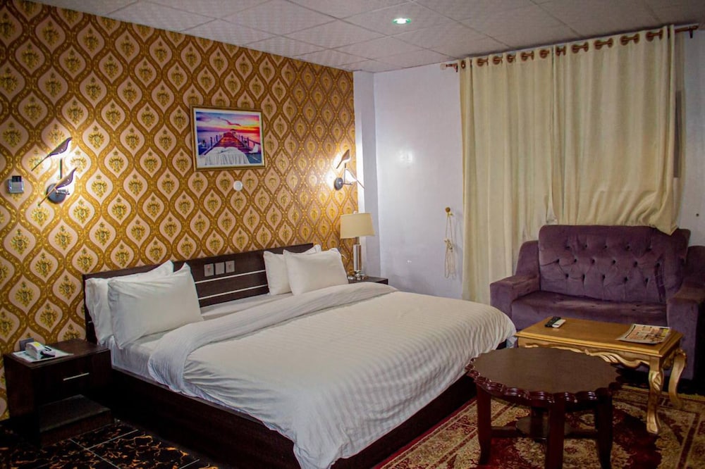 Executive Room - Photo 1