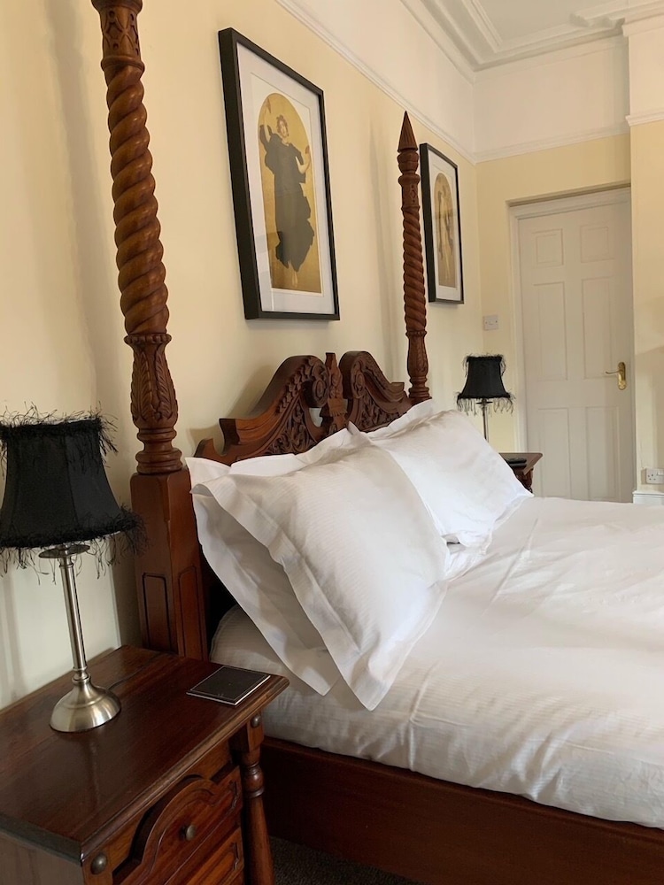 Double Room (Four Poster)