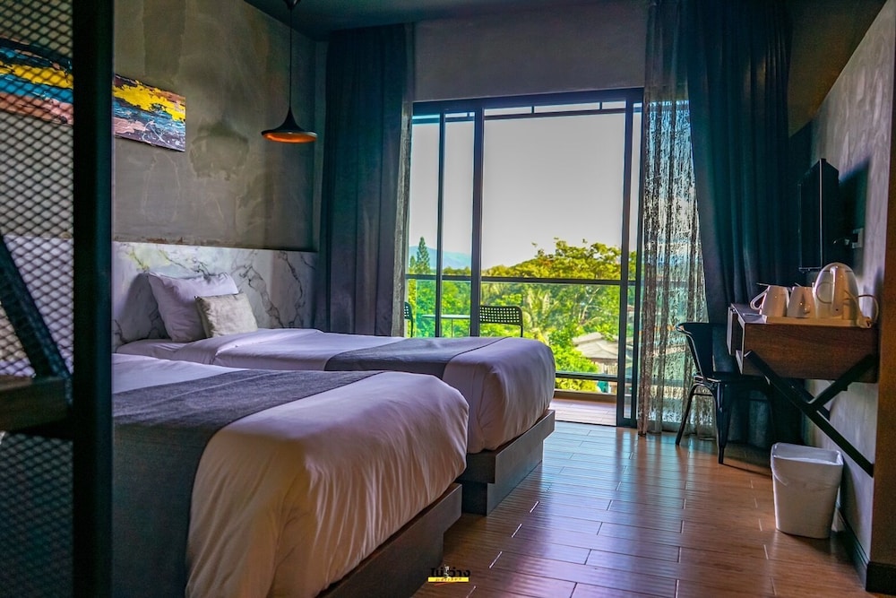 Deluxe Room - Photo 7