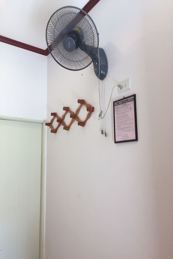 Standard Room With Fan - Photo 3