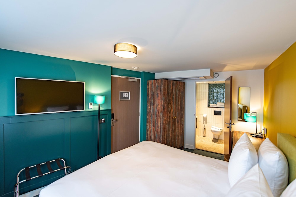 Deluxe Twin Room, Annex Building photo 3