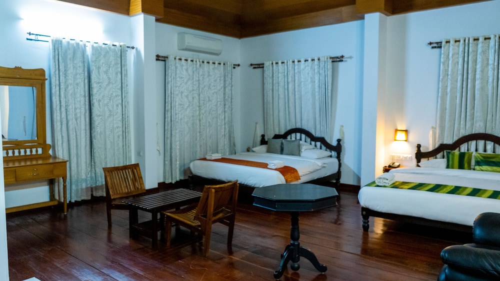 Deluxe Room, Patio, Pool View