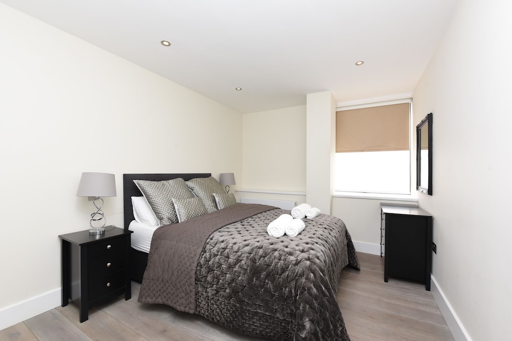 Superior two bedroom apartment photo 1