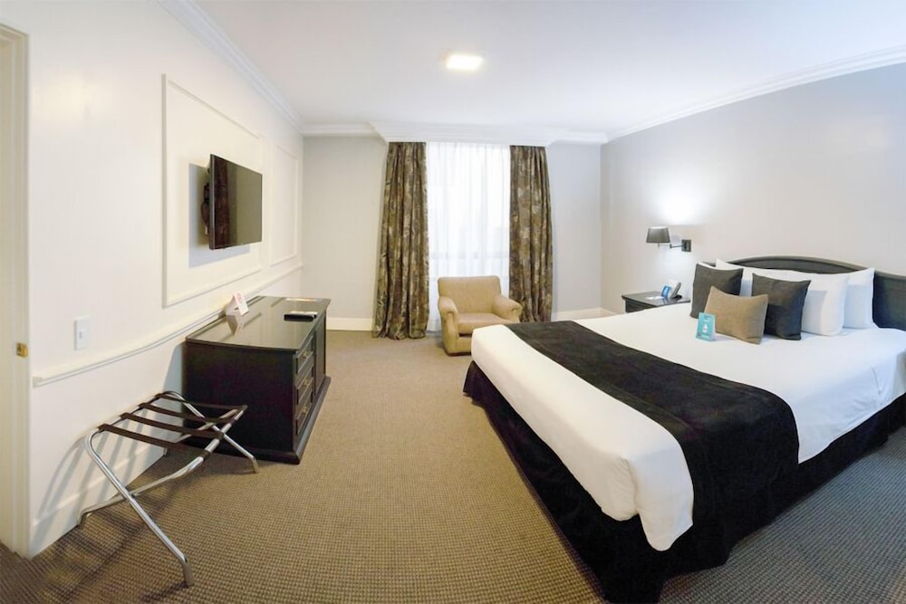 Suite - Photo 5