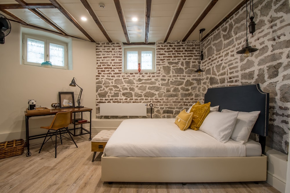 Double Room (Basement) photo 3