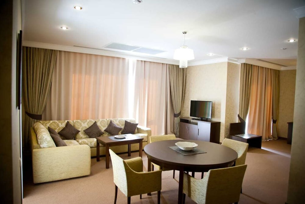 Luxury Studio Suite, City View