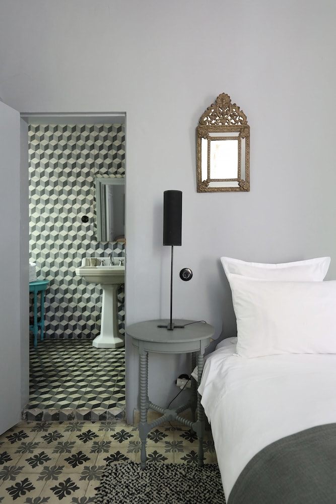 Double Room (Cervantes)