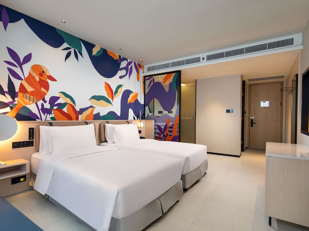 Twin Room, Park View