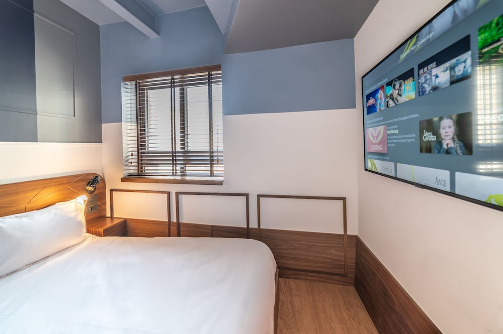 Superior Mini Double Bed photo 1