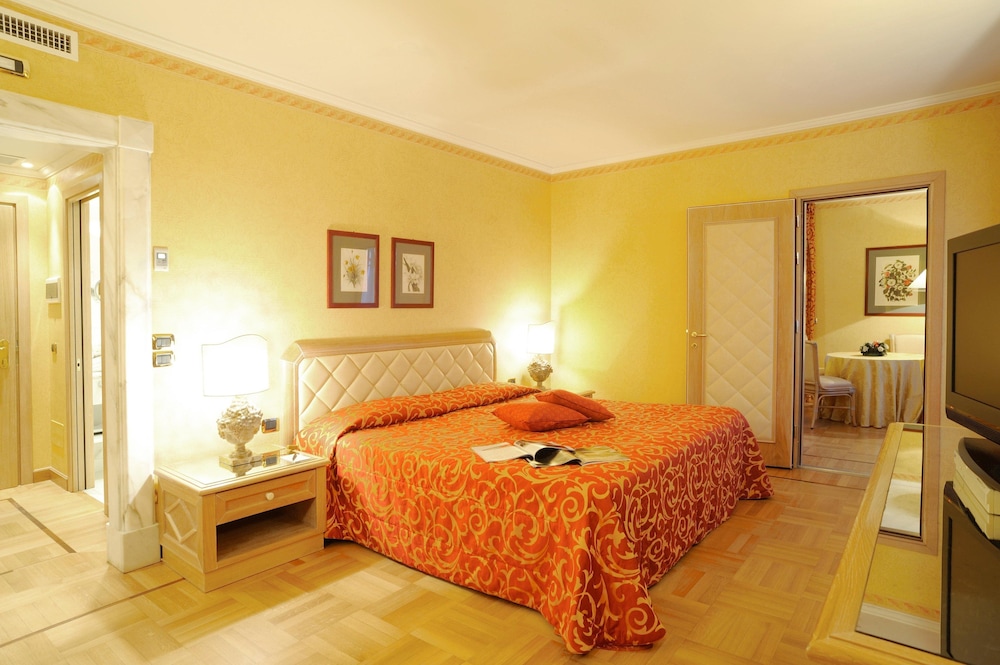 Modern Double or Twin Room, 1 Bedroom, Non Smoking - Photo 2