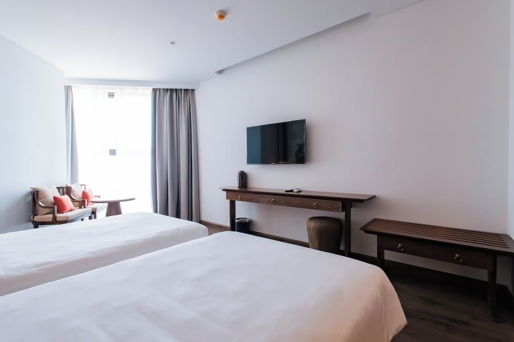 Executive Room, 1 Bedroom, Partial Ocean View, Sea Facing photo 2