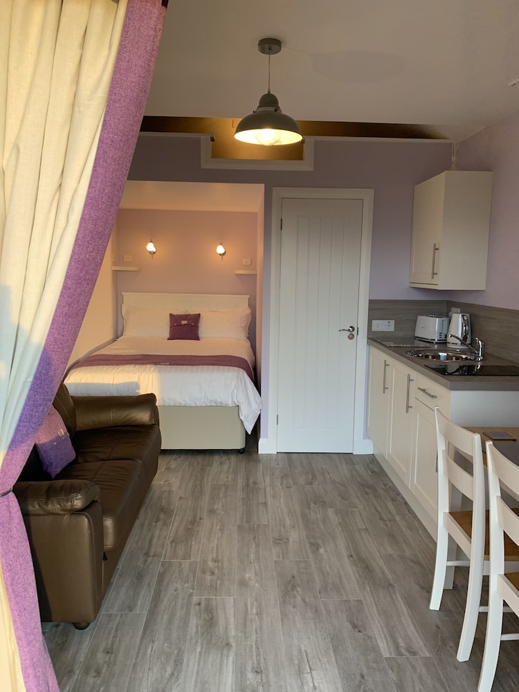 Cabin (Harris View)
