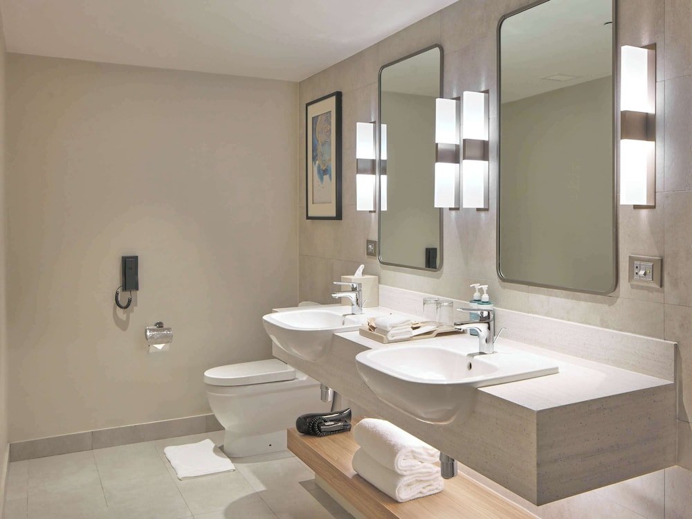 Premier Suite, 1 King Bed - Photo 5