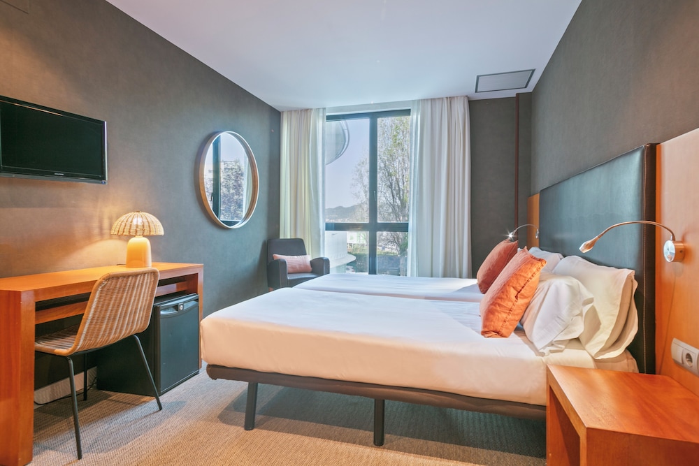 Standard Double or Twin Room - Photo 5