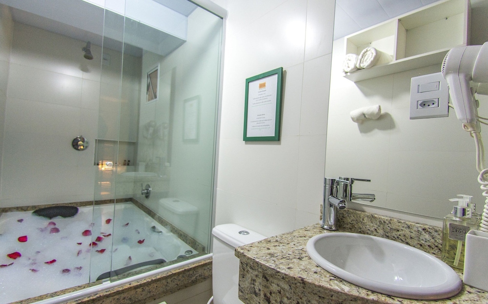 Honeymoon Bungalow, Jetted Tub, Mountain View photo 3
