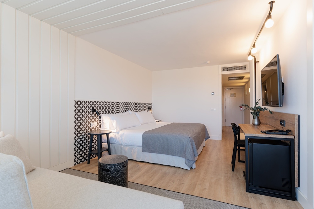 Habitación Triple Superior Con Terraza (Acceso al Spa)