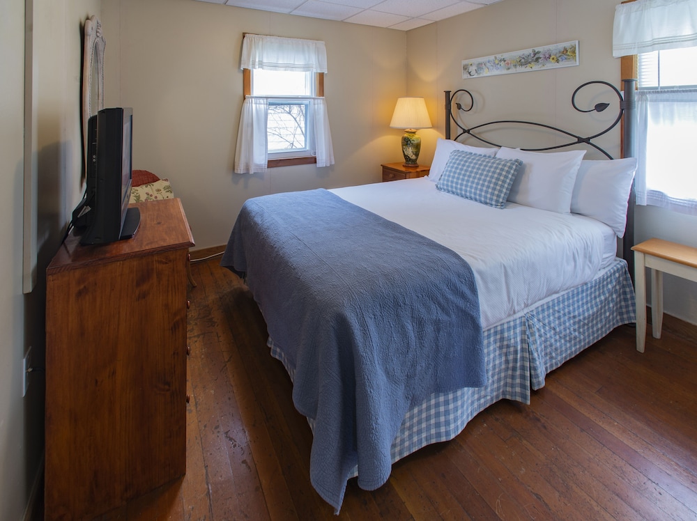 Cottage, 1 Queen Bed with Sofa bed