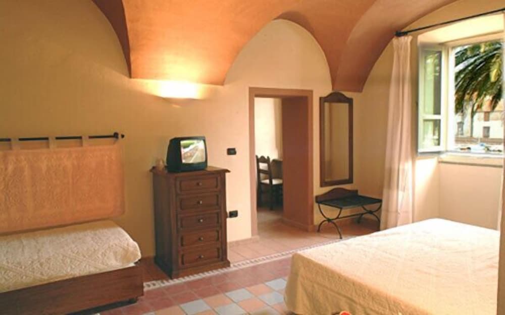Superior Triple Room, River View photo 2